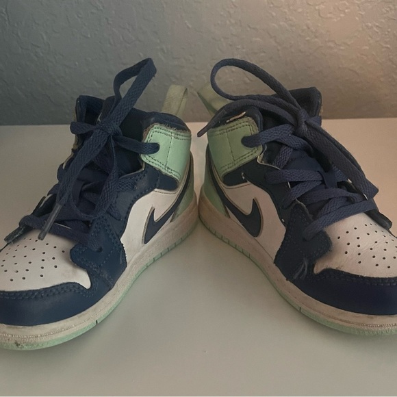 Nike Air Jordan 1 Mid Blue Mint
Used good condition 
Size 10 youth - Picture 5 of 8